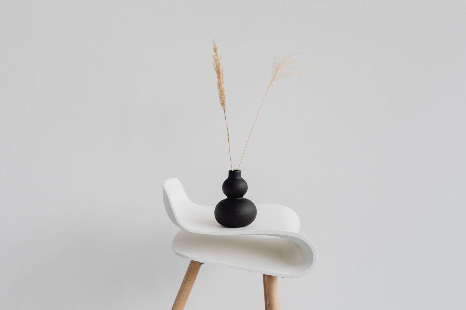 What Is the Core Difference Between Art Deco and Minimalism