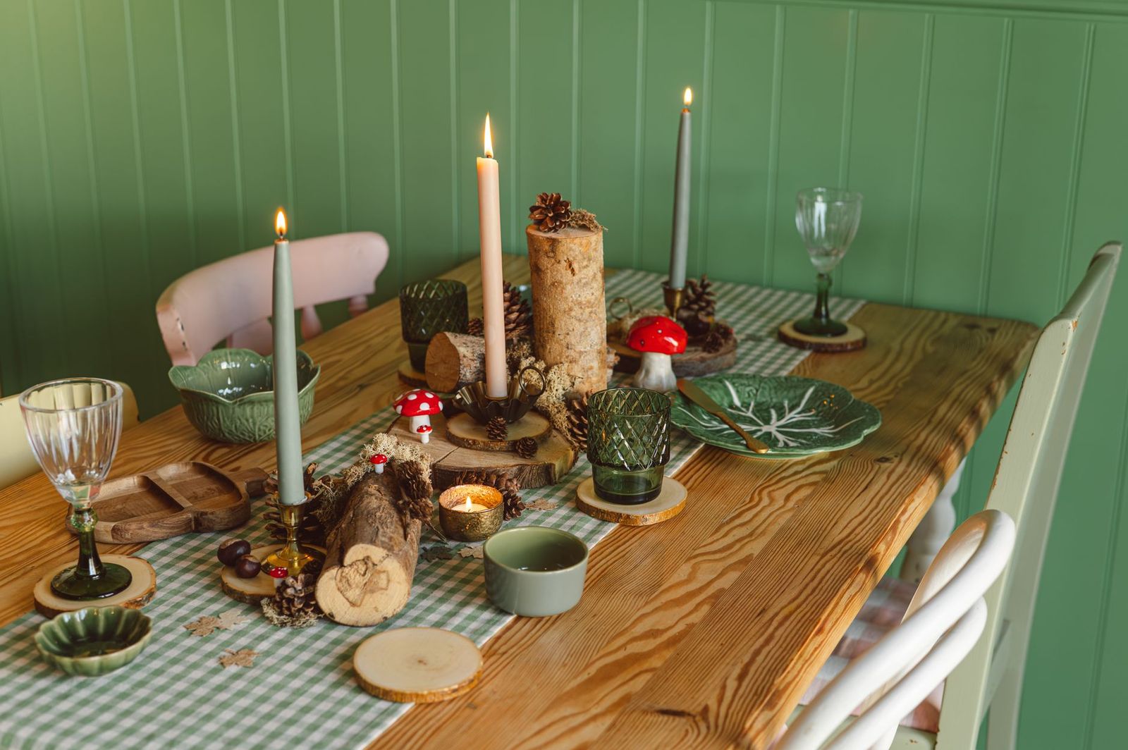 Comparing green candle holders vs. traditional candle holders