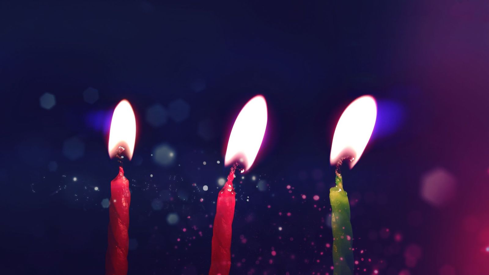The differences between red and blue candles in rituals