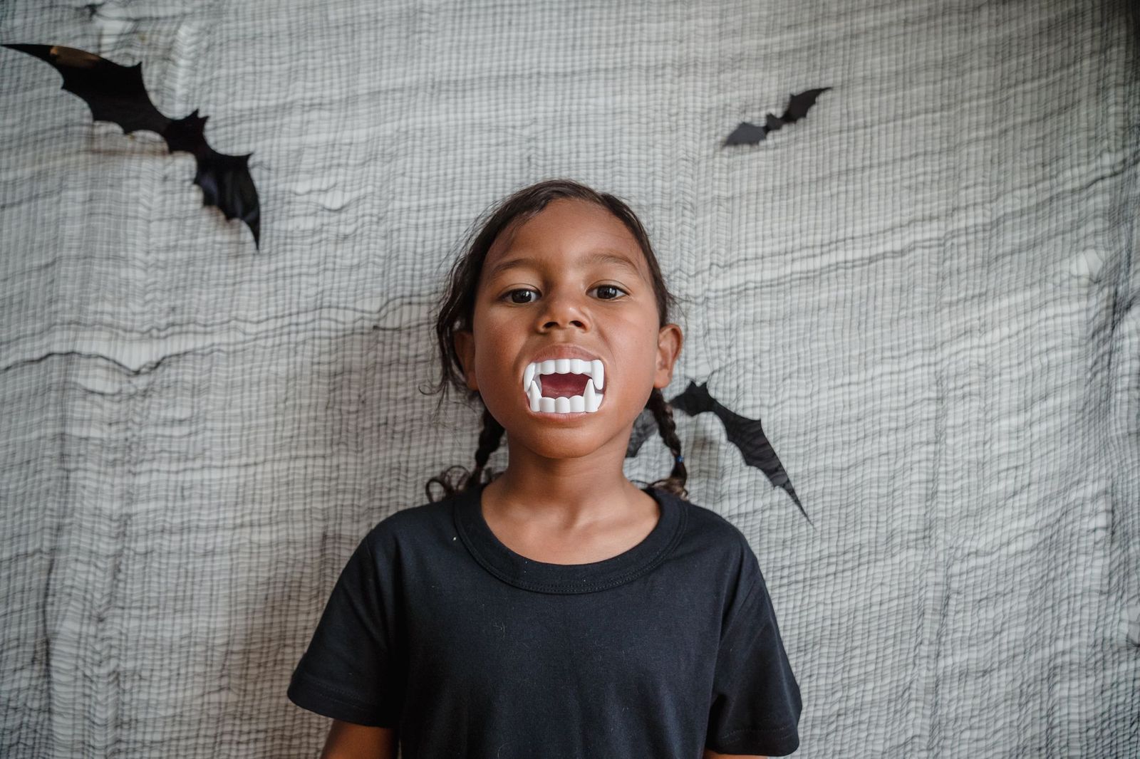 Teeth falling out dreams vs. other common nightmares: a comparison