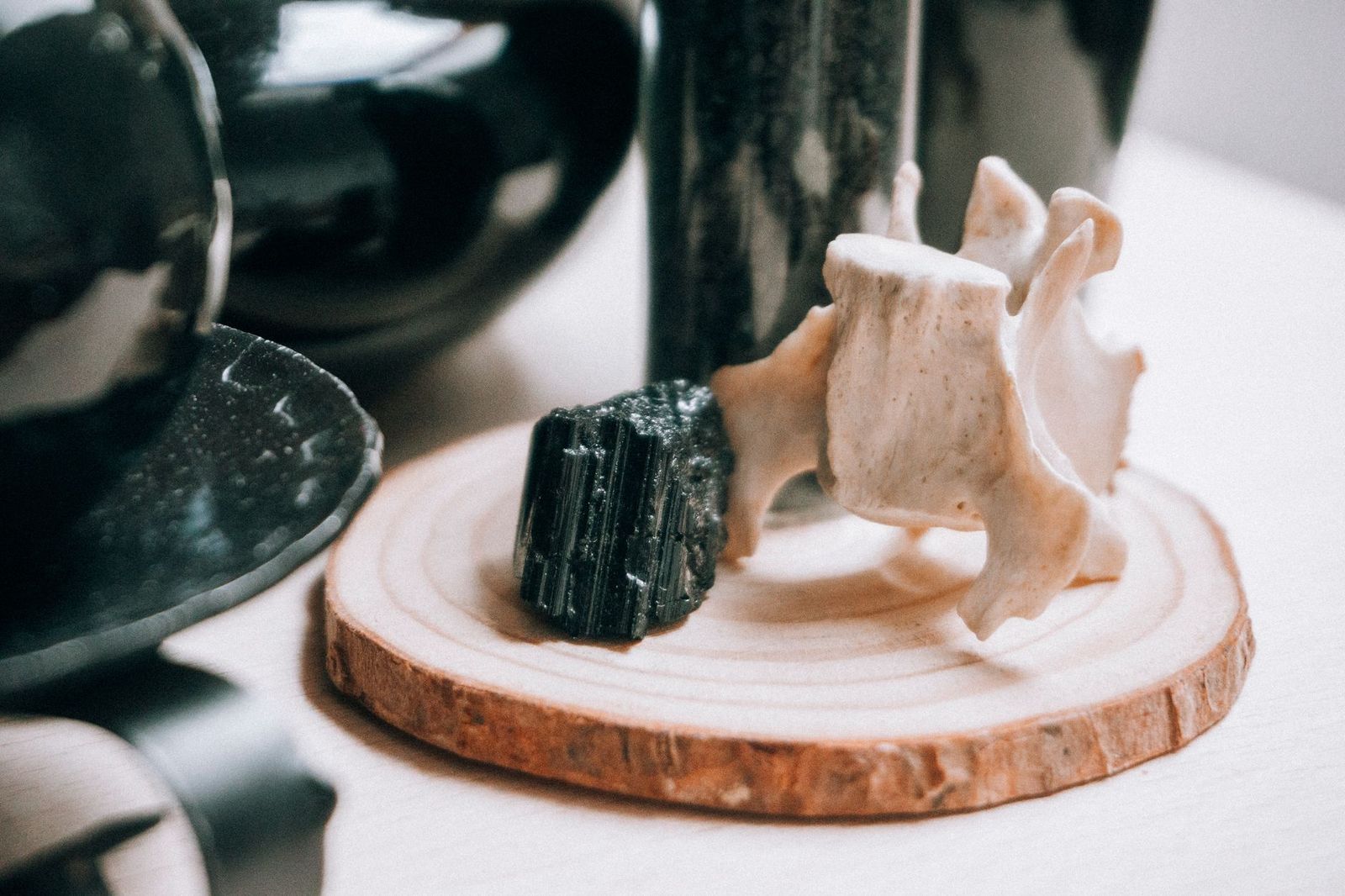 Black tourmaline: protection and cleansing
